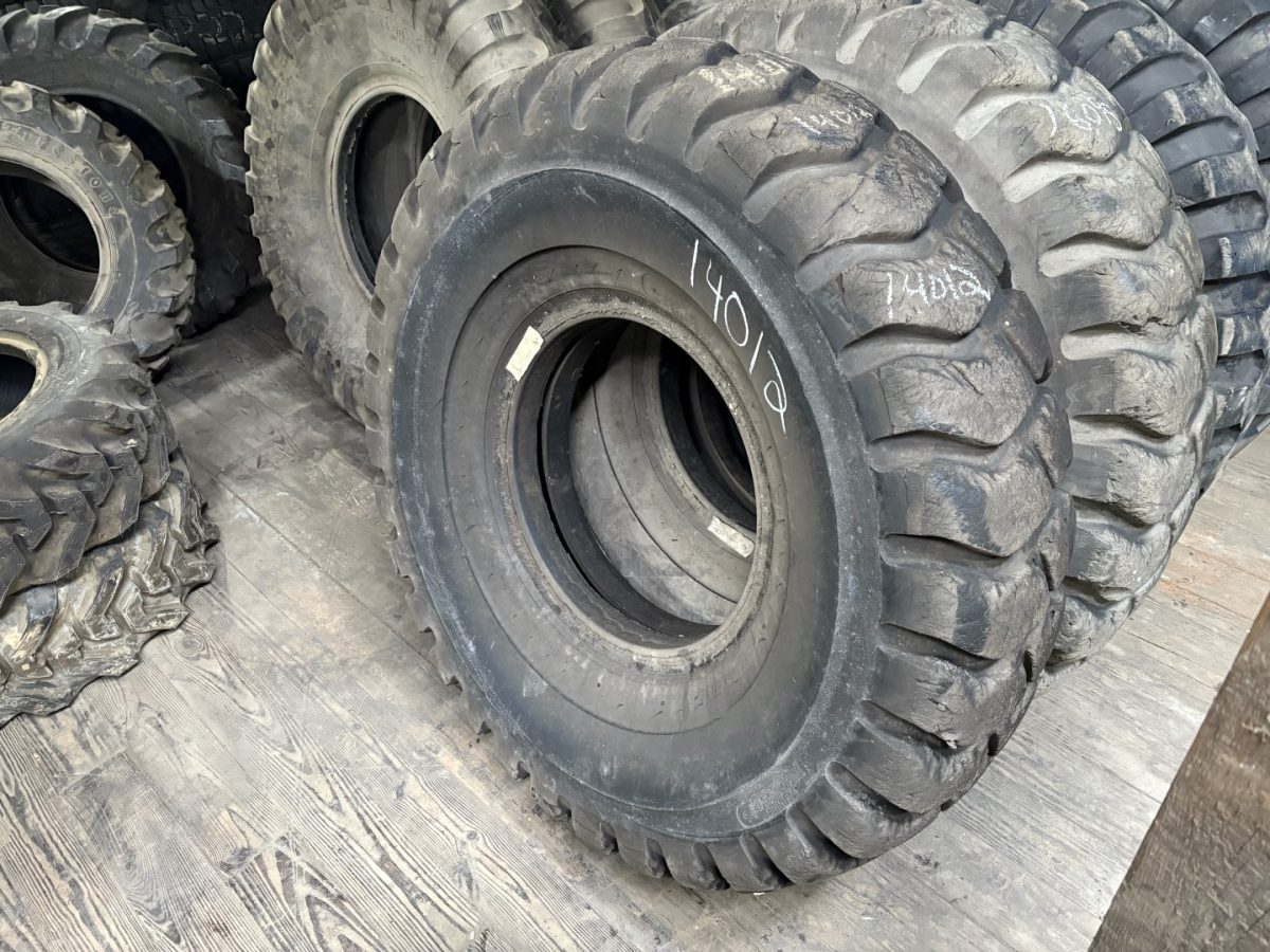 14.00X20 Specialty Tires of America E3 E-3