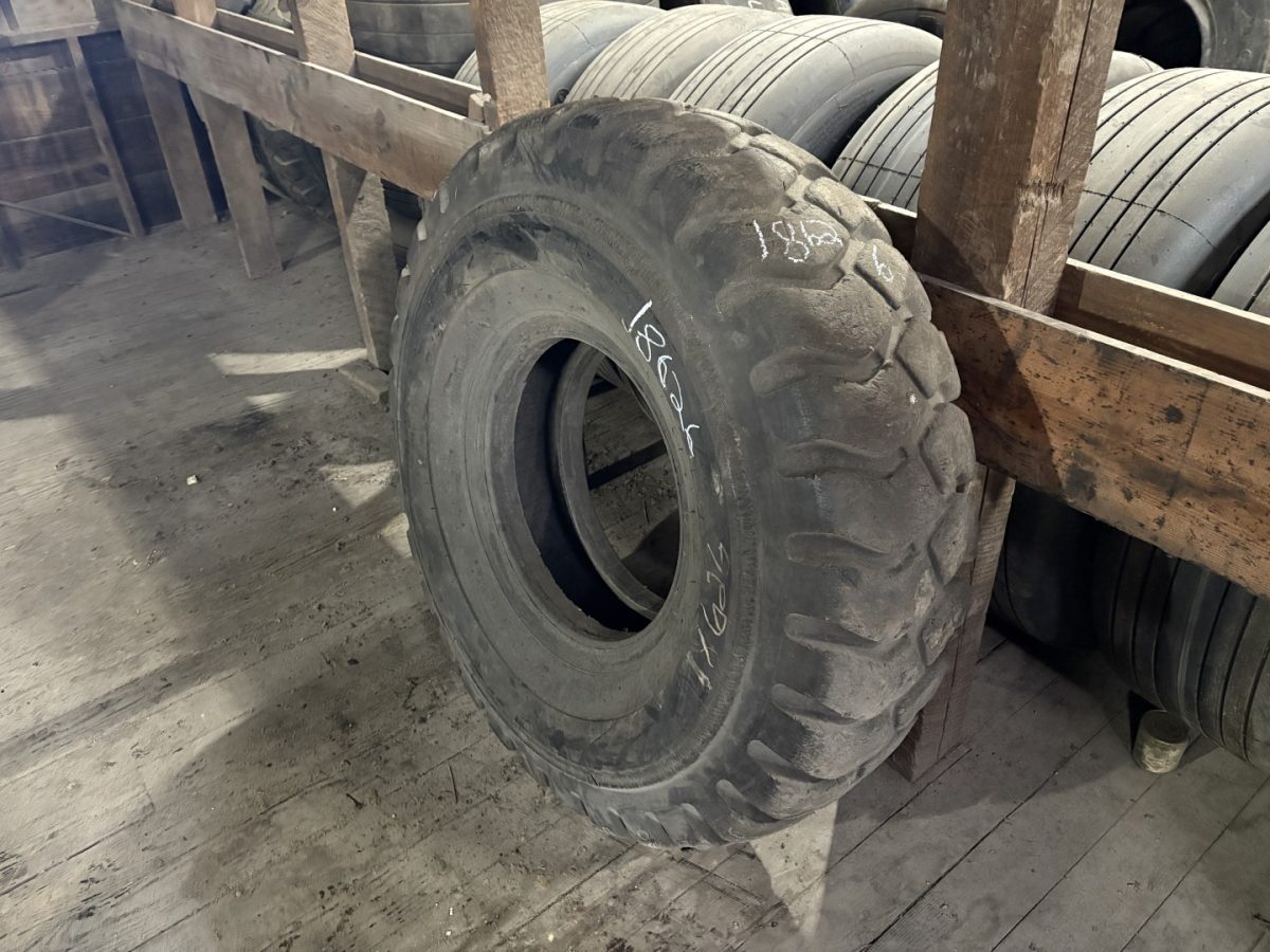 14.00X20 Specialty Tires of America E3 E-3