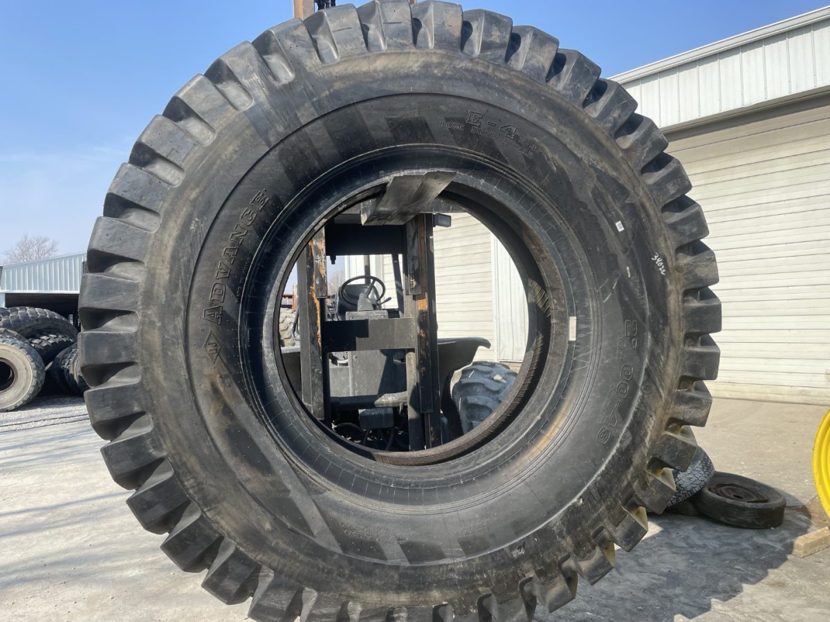27.00X49 Advance Rock Deep Tread E-4