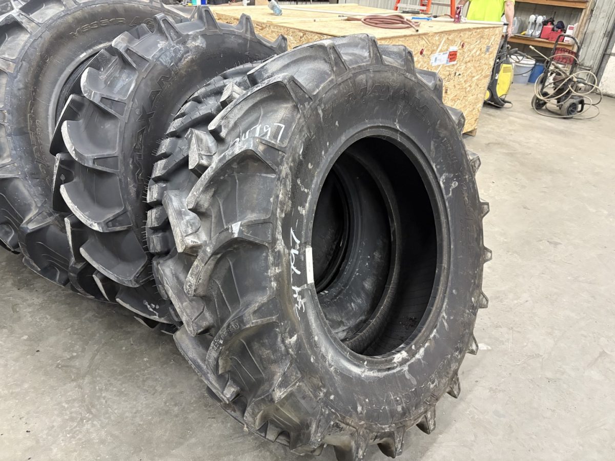 16.9R30 Maxam MS951R R-1W
