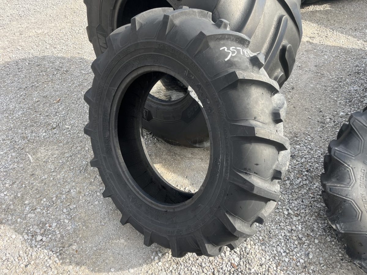 12.4x24 Akuret Max Trac R-1