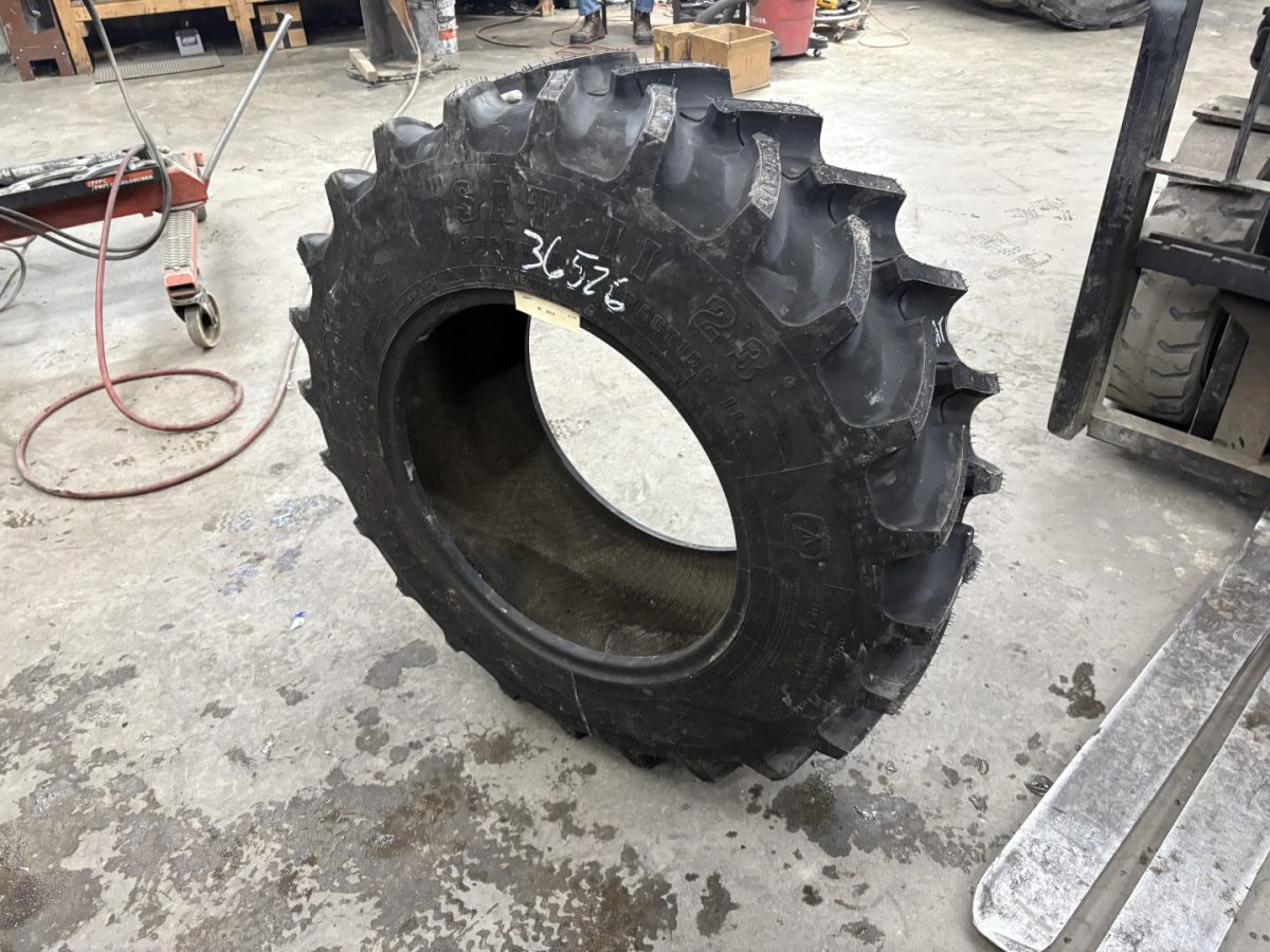 13.6X24 Firestone Super All Traction II 23 R-1