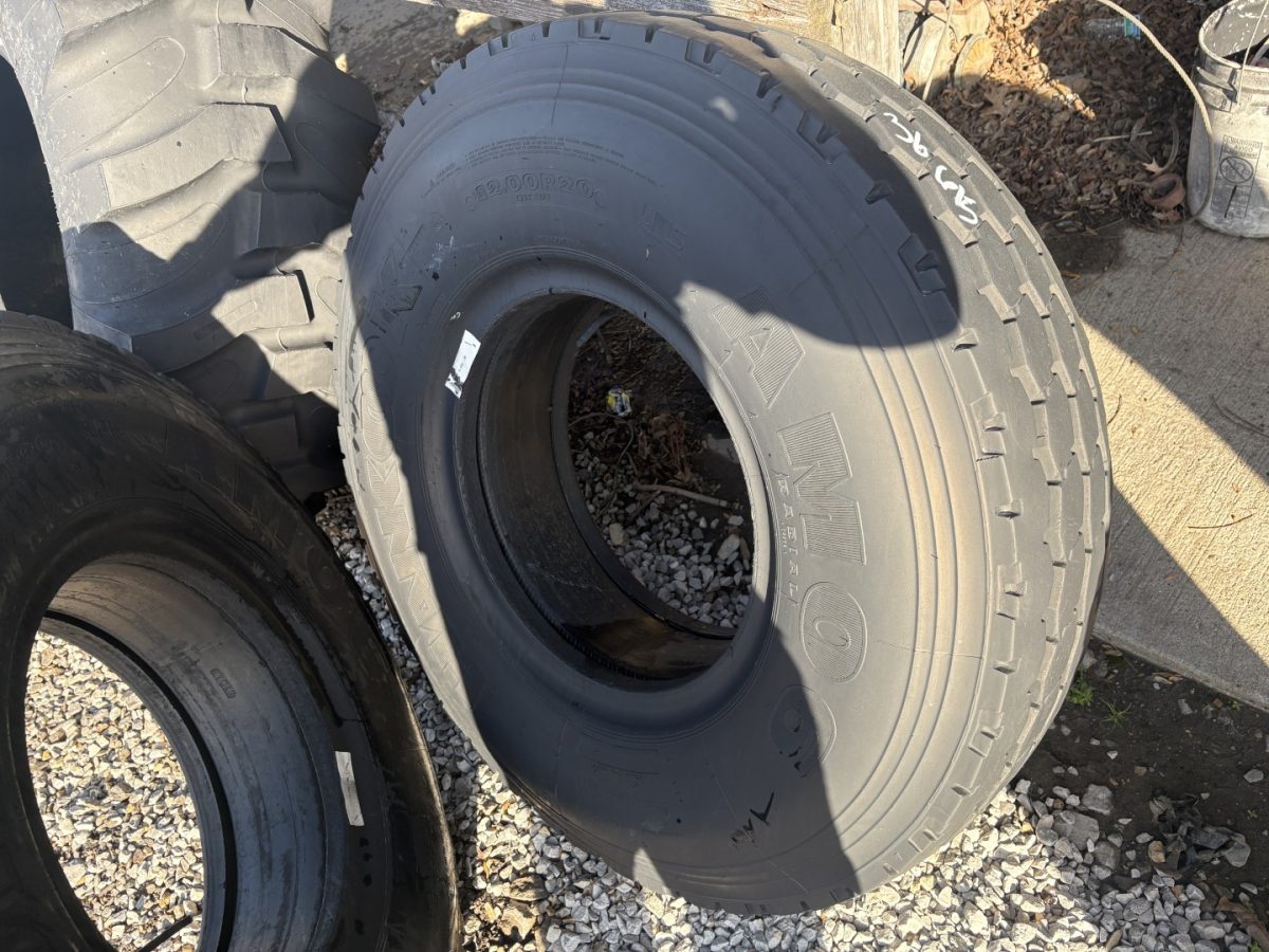 12.00R20 Hankook AM06 Highway